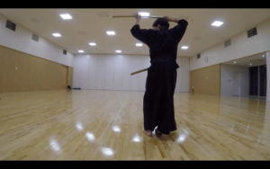 二天一流剣術の型「張付」1