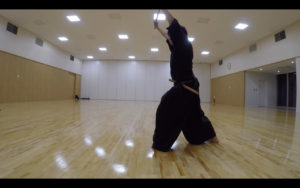 二天一流剣術の型「張受」1